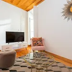 Apartment River View 1bdr In Alfama Close To Tram Lisbon