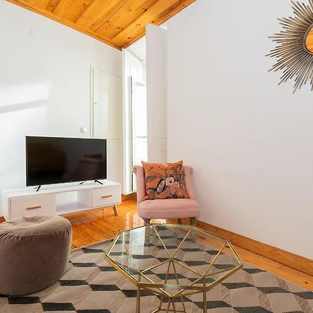 아파트 River View 1bdr In Alfama Close To Tram 리스본