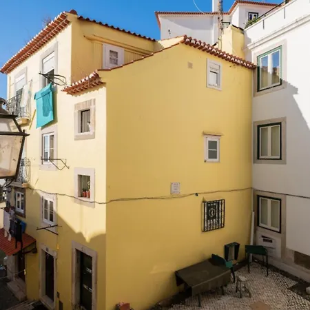 아파트 River View 1bdr In Alfama Close To Tram 리스본